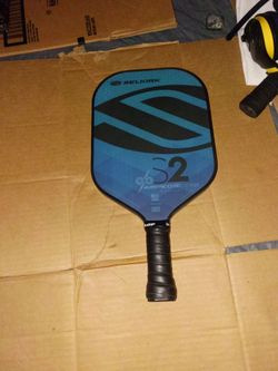 Pickleball paddle