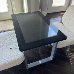 Infiniti Arcade1 Table