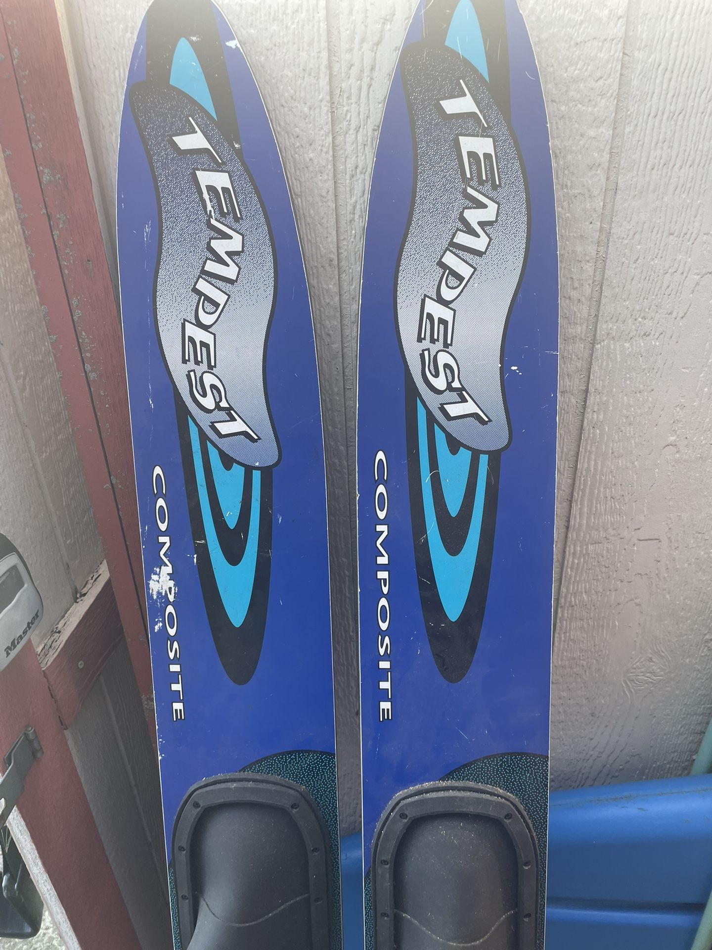Water skis