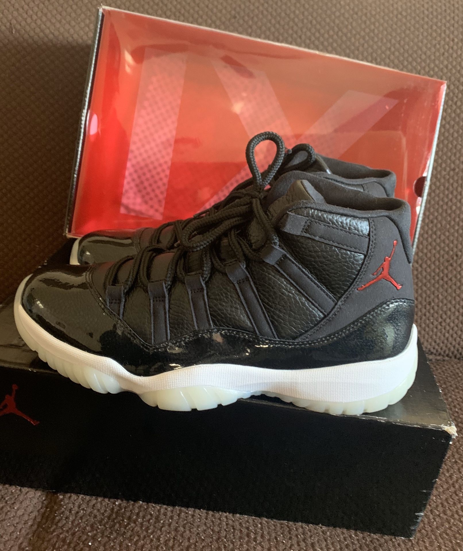 Jordan Retro 11 “72-10” Size 10