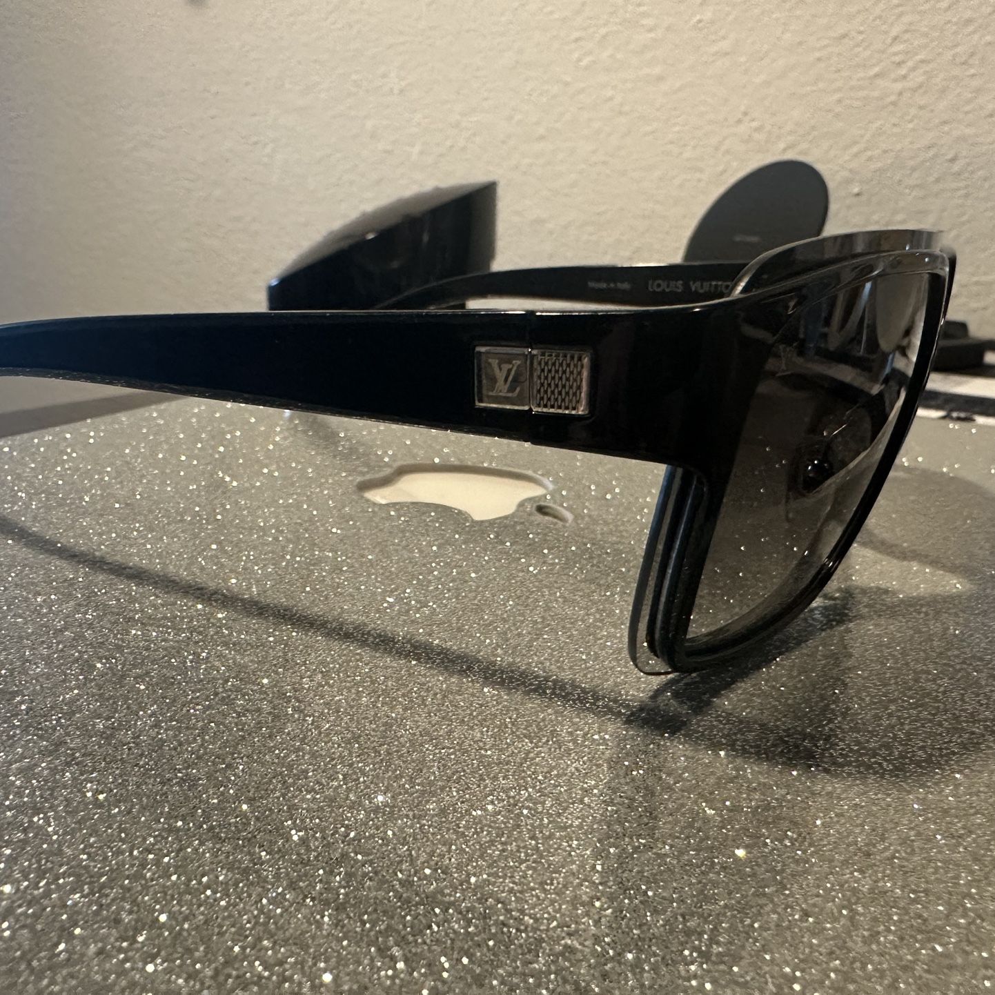 Glasses Z0361u Louis Vuitton LOUIS VUITTON (ルイヴィトン) エニグム