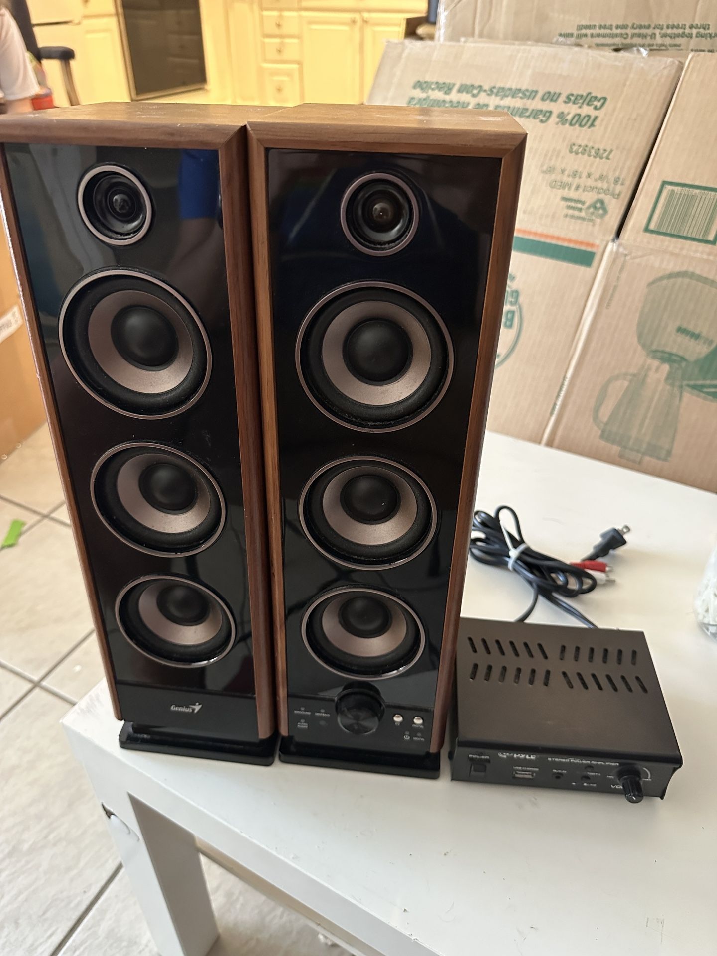 Genius Bookshelf Speakers W/Pyle Stereo Power Amplifier
