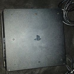 PS4 Console With 2 Controllers 