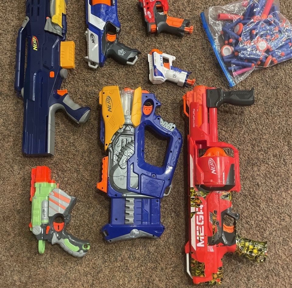 7 Nerf Gun Bundle With Bag Of Bullets 