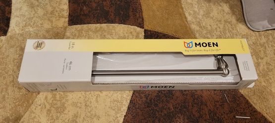Moen Towel Bar 18inch