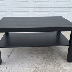 Assortment of low coffee/side tables, Various sizes