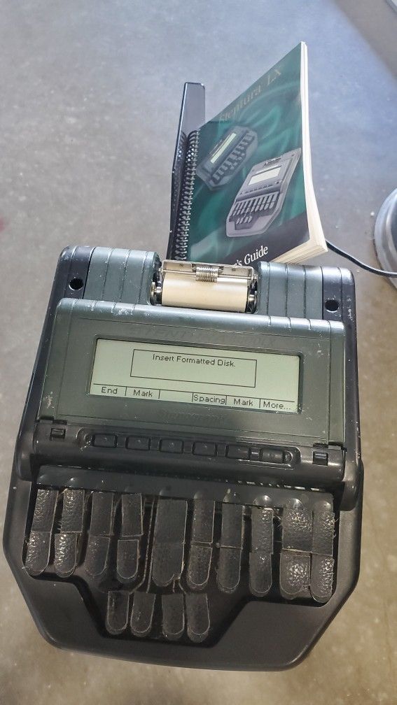 Stenograph Stentura 8000LX Court Reporting Machine Court Typewriter
