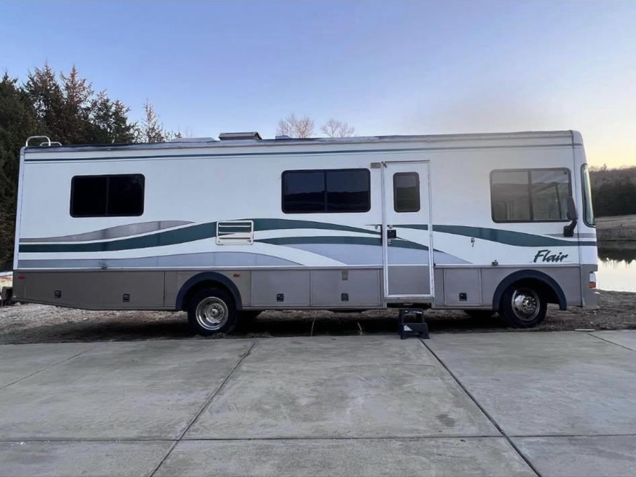 1998 Flintwood Flair RV Newly Renovated