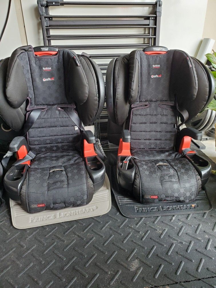 Britax Pinnacle Car Seat - Harness to Booster