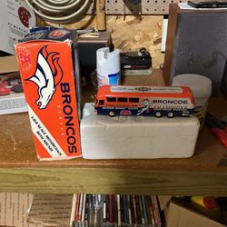 1998 1:64 Scale Denver Broncos Motorcoach