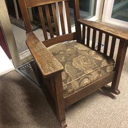 OLD OAK ROCKING CHAIR FROM THE 30’OR 40’?