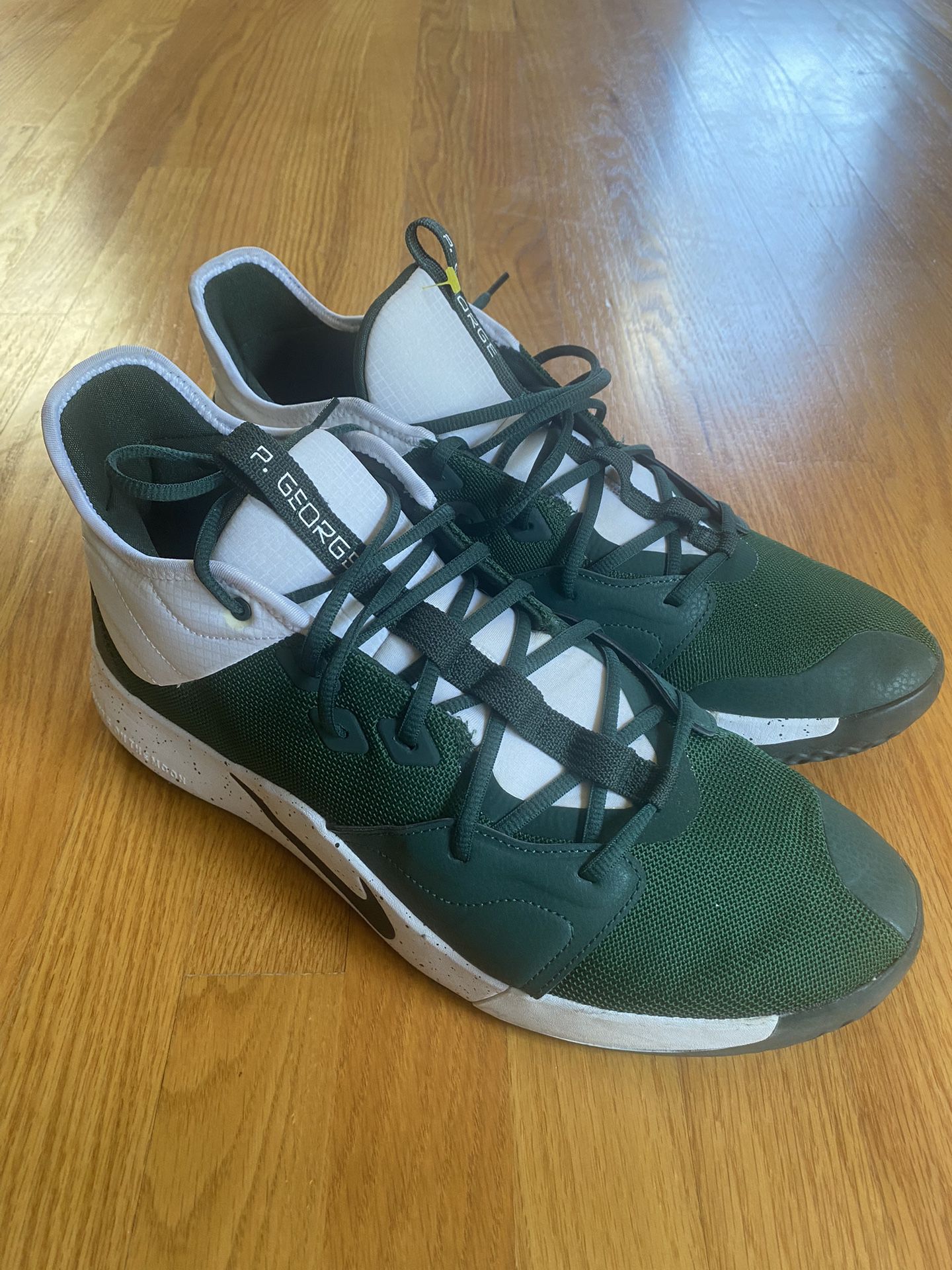 CN9513-300 Nike Basketball Shoes US Size 15 Green White NBA PG3 TB EUC 