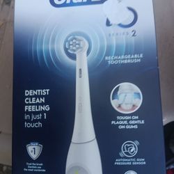 Oral B IO Toothbrush (Rechargeable)