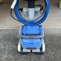 M600 Dolphin Robot Pool Cleaner 
