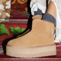 UGG Clasic Mini Platform Boots