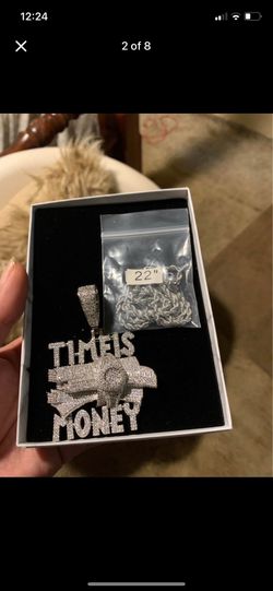 Beautiful customize iced out pendant with 22in rope chain