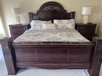 King Bedroom Set with Nightstands and Dresser