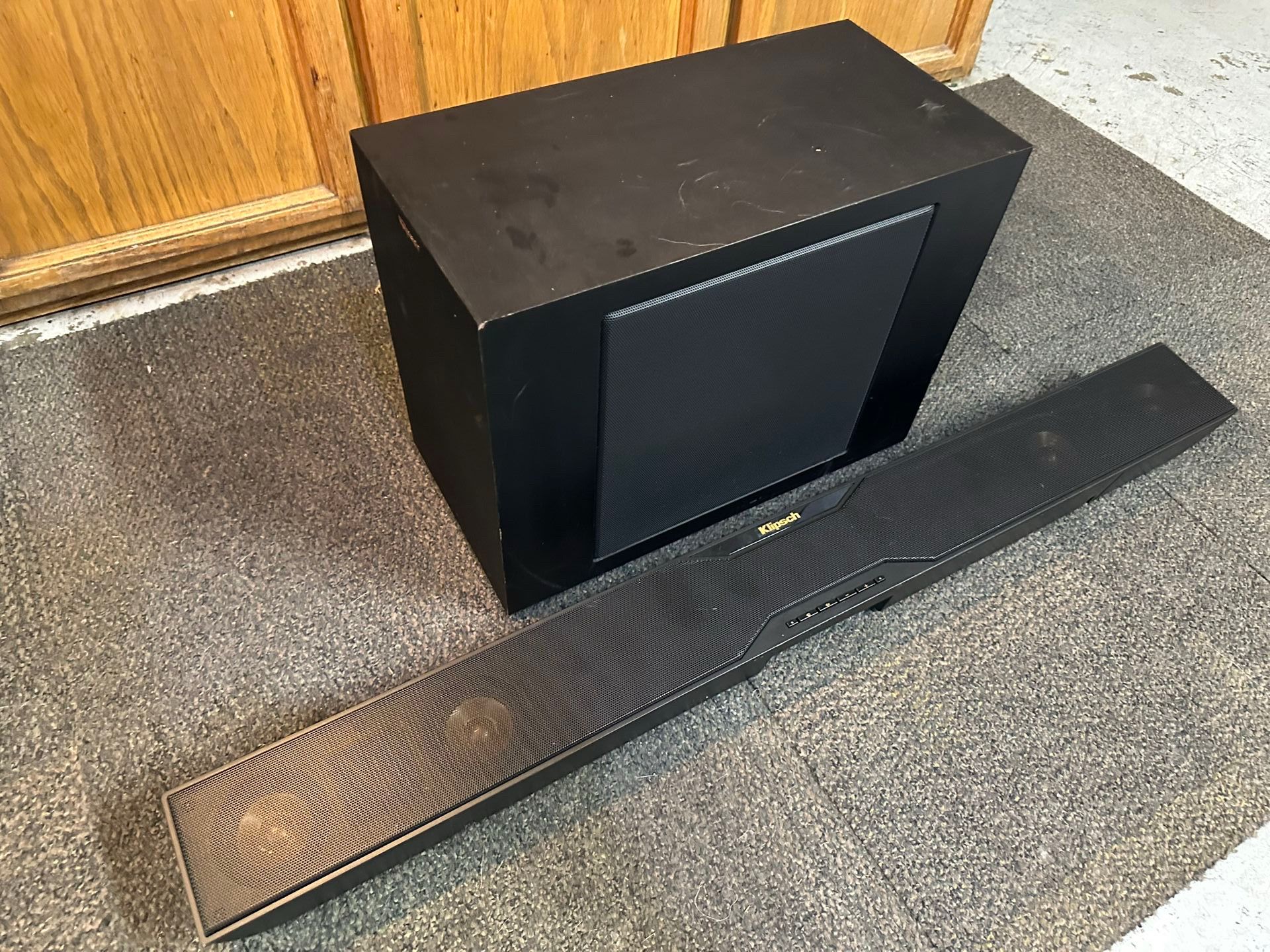 Klipsch R-200 Soundbar With Wireless 10” Sub