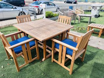 Beautiful Grade A  5 piece dining set