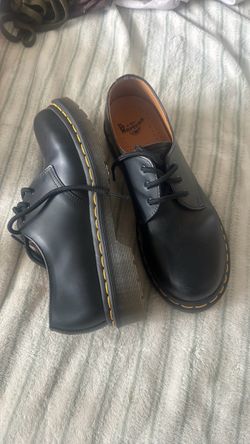 DOCS 1461 worn once! Size 7