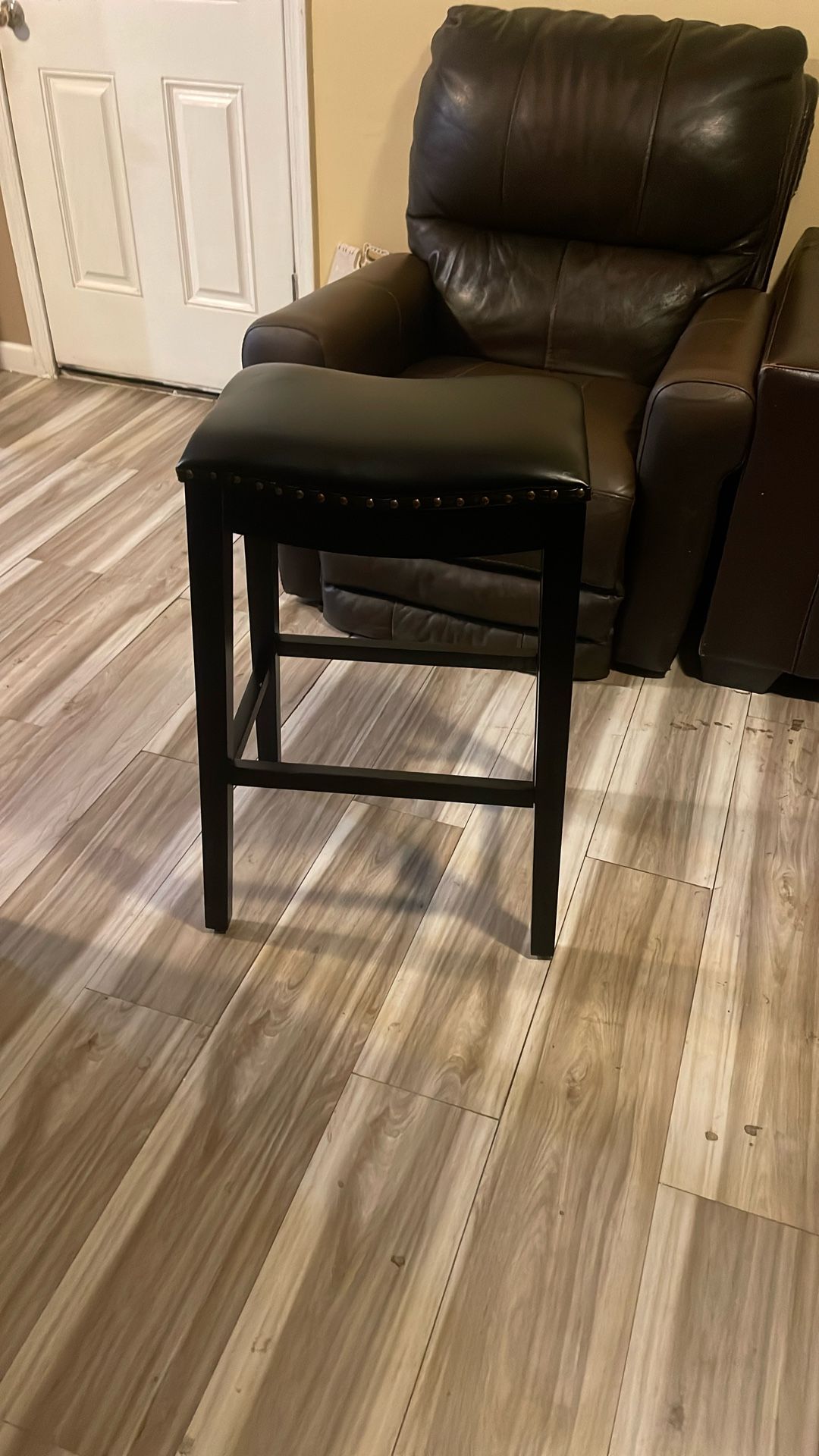 3 Bar Stool