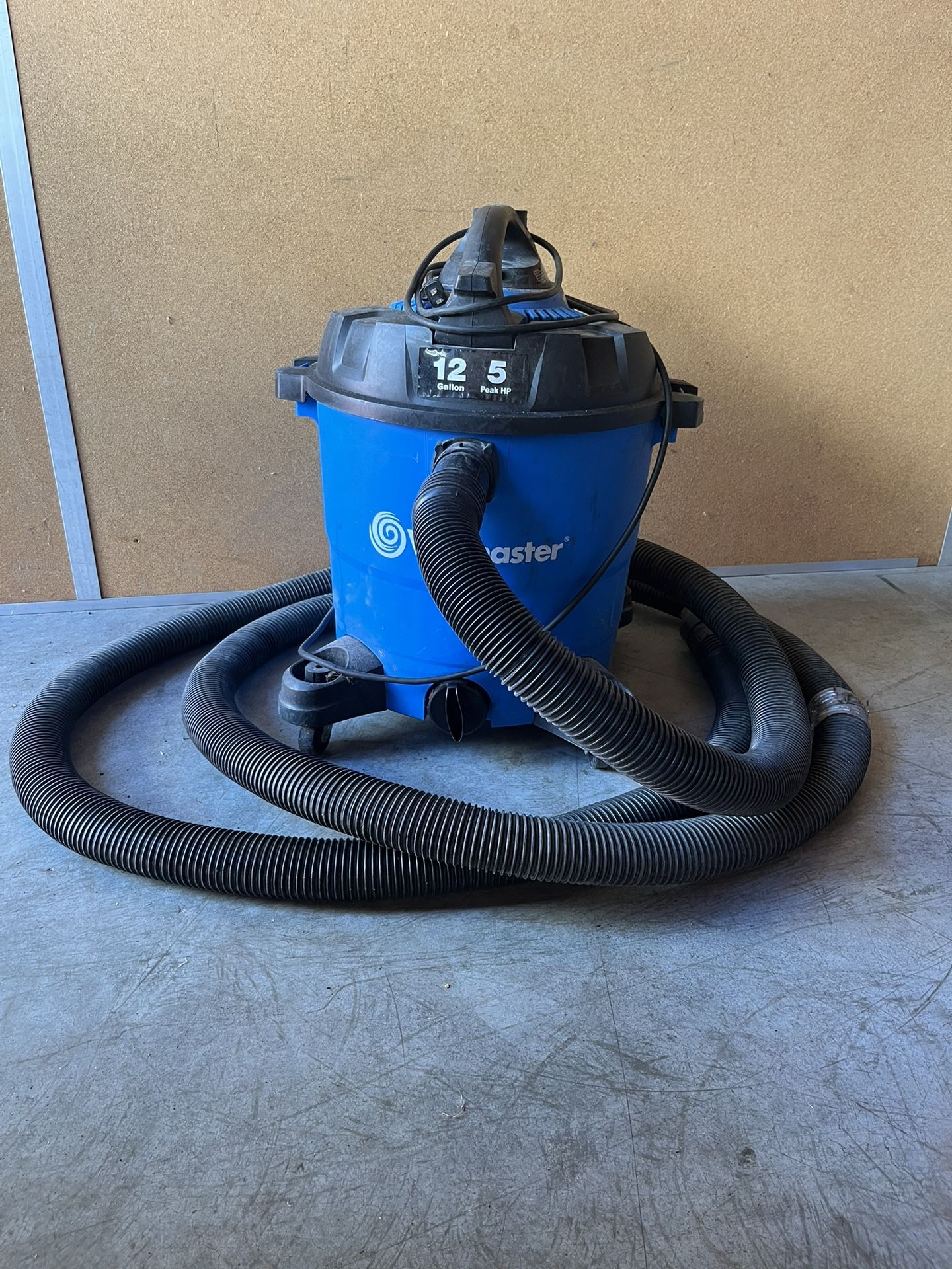 12-GALLON* 5 PEAK HP† WET/DRY VACUUM WITH DETACHABLE BLOWER VBV1210