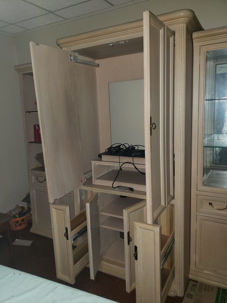 Hutch, Armoire, Entertainment Center for Sale in Alamo Heights, TX