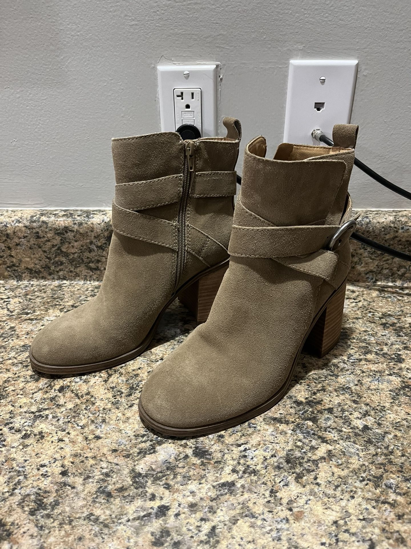 Women’s Crown Vintage Boots
