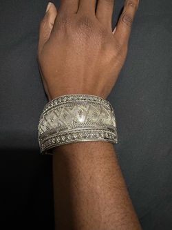 Silver Tone Wide Clamper Bracelet Mesh Ornate Textured Filigree