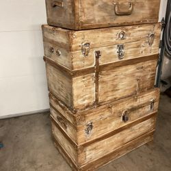 COFFEE TABLE,CHEST STORAGE,DECOR 