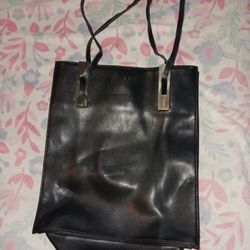 clean like new black guess purse asking $35 must pick up Broadway and apache buckeye az cash only 