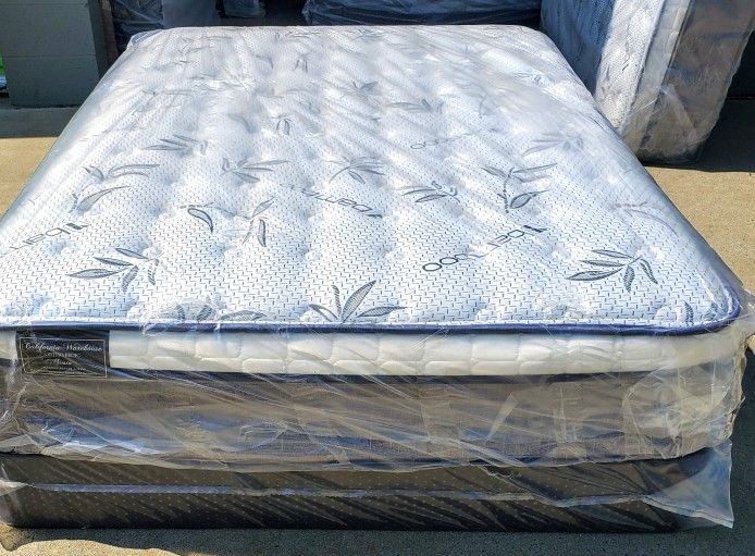 Full Size Mattress Pillow Top and box Spring
