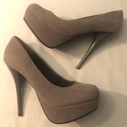 NEW Grey Suede Pumps