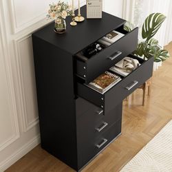 O1013 $140  Black Dresser 6 Drawer 