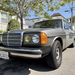 1984 Mercedes-Benz 300
