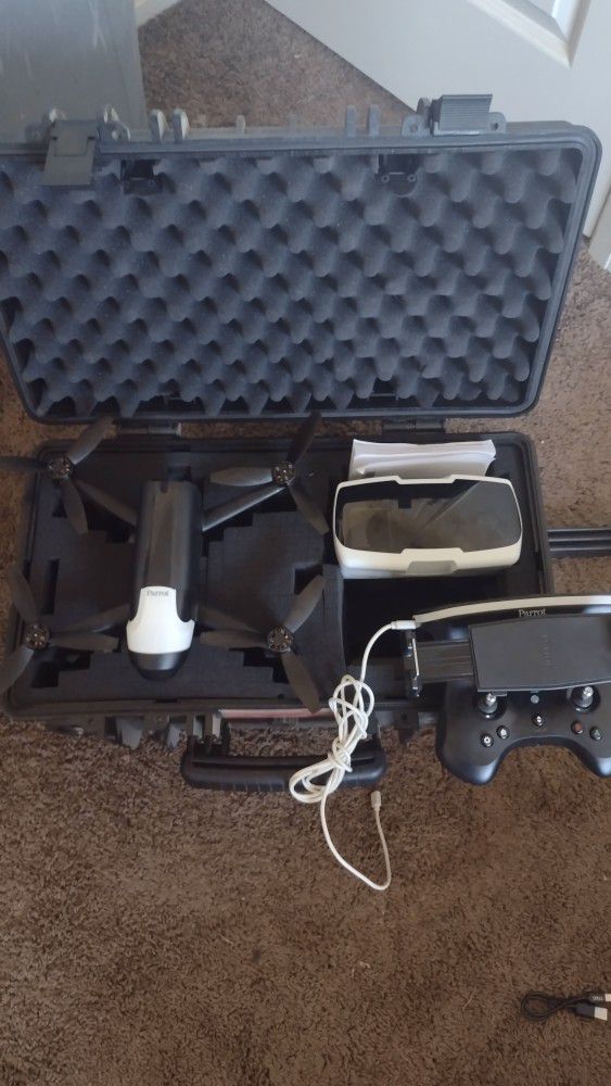 Parrot Bebop 2 Drone With Case.  