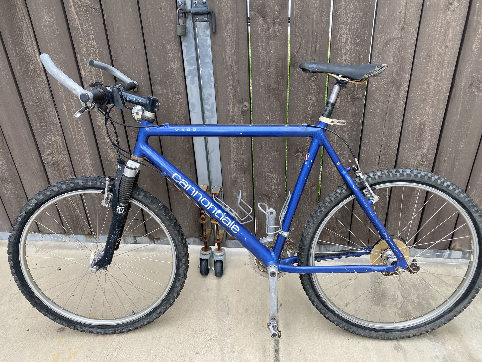 26in Cannondale mountain bike project $60
