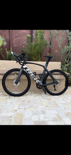 Trek Madone SLR 7 Gen 8 — Basically New