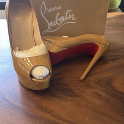 Christian Louboutin 9.5 heels shoes