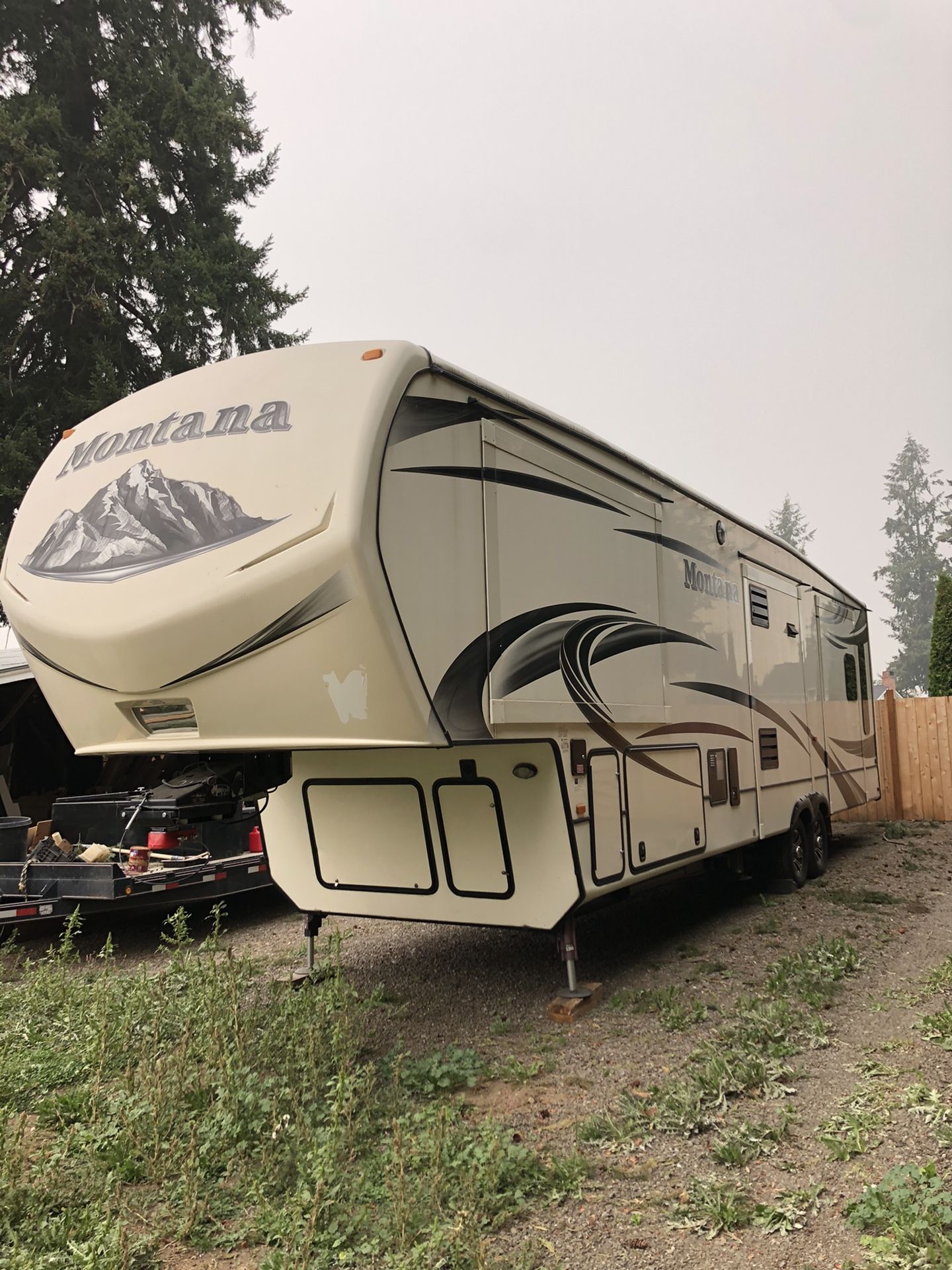 2015 keystone Montana 5th wheel camper