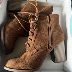 Boots Size 7