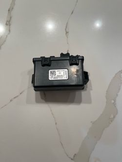 GM Liftgate Control Module (2017-2020 XT5) OEM Part Number (contact info removed)3