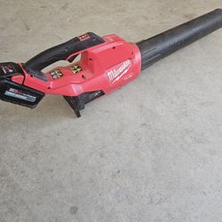 Milwaukee Leaf blower With Battery 