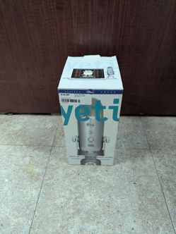 BLUE M:BLUE YETI MICROPHONE