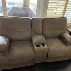 Power Reclining Couches 