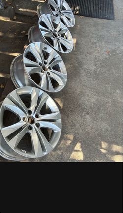 18 inch rims 5 Lugs quantity of four great condition