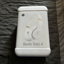 Sealed Brand New Beats Solo 4 Headphones 