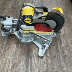 saw tools power DeWalt DWS780  12" (305mm) DOUBLE BEVEL SLIDING COMPOUND MITER SAW 