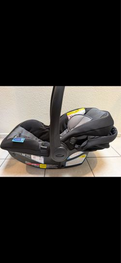 Like New Graco Modes Nest DLX Travel System – Only Used 3 Months (Car seat & base included)
