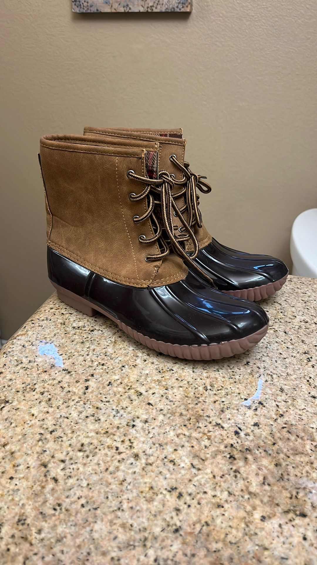 Size 7 Warm Rain Boots